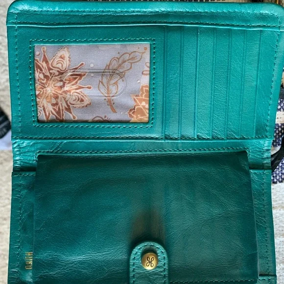 Hobo Bluegrass Bifold Leather Wallet with Button Closure - Picture 3 of 8